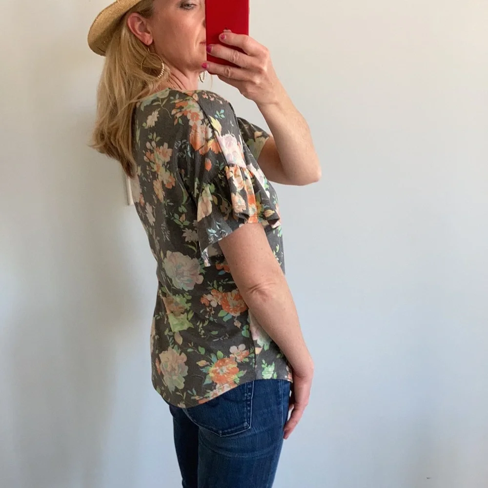 Floral Short Ruffle Sleeve Top - Picture 4 of 7